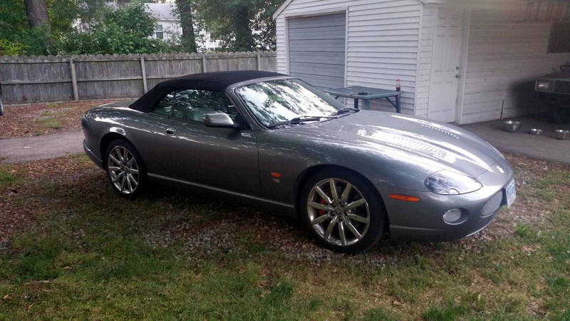 Illustration for article titled At $12,500, Could This 2006 Jaguar XKR Victory Edition Prove Victorious?
